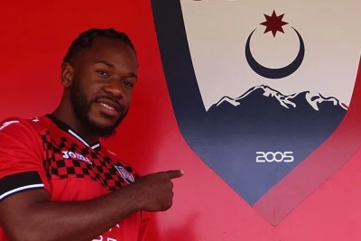 "Qəbələ" Kamerun əsilli fransalı yarımmüdafiəçi Jondo Fuxsu transfer edib