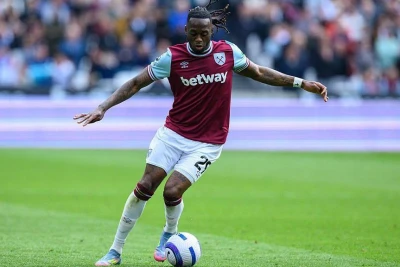 Aston Villa Aaron Van-Bissakanın transferi ilə bağlı danışıqlara başlayıb