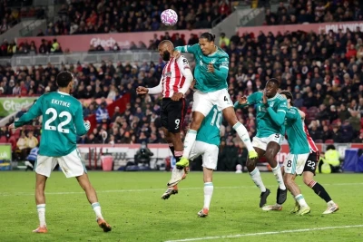 "Liverpul" İngiltərə Premyer Liqasında ardıcıl dördüncü məğlubiyyətini aldı: "Brentford"a 2:3 hesabı ilə uduzdu