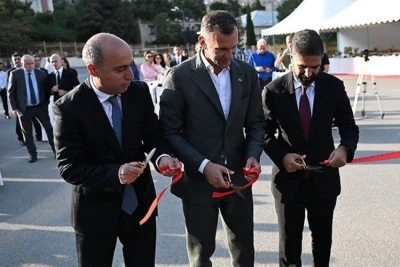 Şevçenko Bakıda yeni futbol meydançasının açılışında iştirak edib