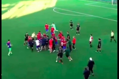 ÇSKA və "Lokomotiv" matçı kütləvi davaya səbəb olub