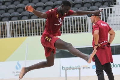 "Neftçi"nin futbolçuları qum üzərində məşq edib, futvolley oynayıblar - FOTO