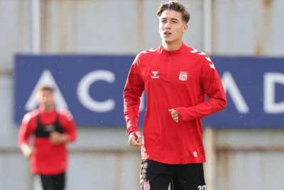 Mert Çeliksiz "Sivasspor" "Adana Demirspor"u 5 qolla məğlub etdi