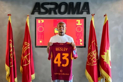 "Roma" Uesli Fransanı transfer etdi: Braziliyalı müdafiəçi 5 illik müqavilə imzaladı