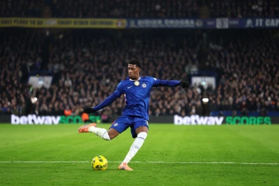 "Bavariya" "Çelsi"nin müdafiəçisi Coş Açeamponqu transfer etmək niyyətindədir