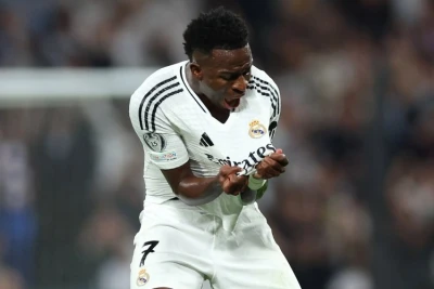 Vinisius Mbappenin maaşı səviyyəsində maaş tələb edir