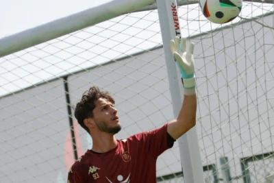 Rza Cəfərov "Dinamo"ya keçə bilər: Sabiq "Neftçi" məşqçisi qapıçını Rumıniyaya aparmaq istəyir