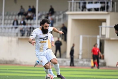 "Şirvan" bombardirini yox, yarımmüdafiəçini göndərdi