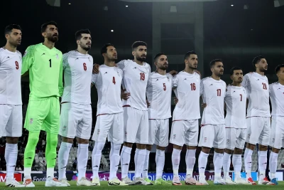 İran millisinin mükafatlarına qarşı veteran futbolçunun sərt tənqidi