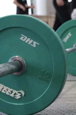 Azərbaycan Ağırlıqqaldırma Federasiyası bölgələrdəki idman məktəblərinə avadanlıq dəstəyini davam etdirir