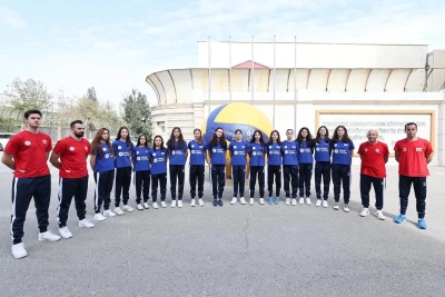 Şahin Bağırov III MDB Oyunlarına yollanan voleybol komandaları ilə görüşüb