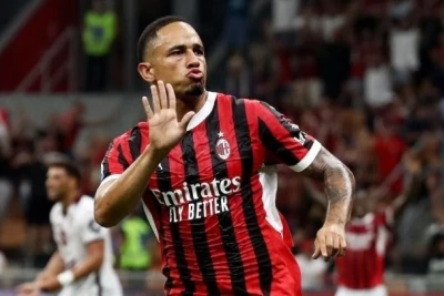 Noa Okafor "Milan"dan "Lids"ə keçir