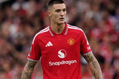 Manchester United futbolçusu Benyamin Şeşko 2027-ci ilin fevralına qədər sahədən kənarda qalacaq