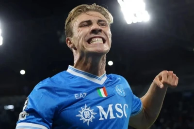 "Napoli" ÇL-yə vəsiqə qazandı, Hoylunnun satınalma maddəsi aktivləşdi