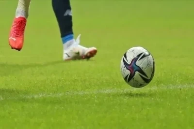 Qazaxıstanlı futbolçu oyun zamanı vəfat edib