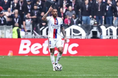 Lion klubu Korentin Tolisso ilə müqaviləsini uzatdı