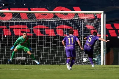 Elçe Rayo Vallecano'nu 3-0 məğlub edərək təhlükəli zonadan çıxdı