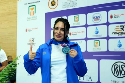 Nigar Nəsirova Dünya Çempionatında gümüş medal qazandı və dünya rekordu qırdı