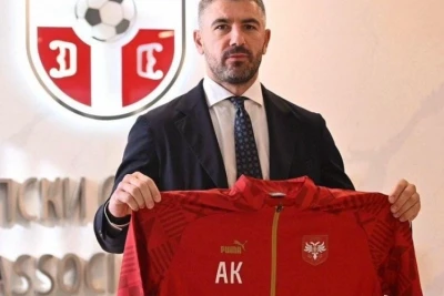 Veteran futbolçu millinin "sükanı arxasına" keçdi