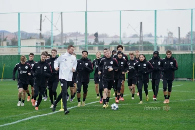 "Ayaks" Bakıda: "Qarabağ" oyunu öncəsi hazırlıq prosesindən FOTOREPORTAJ
