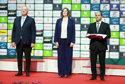 Beynəlxalq Cüdo Federasiyasının bayrağı 2026 Dünya Çempionatı üçün Azərbaycana təqdim edildi