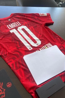 Mahir Emreli "Kaiserslautern"de 10 numaralı formayı giyecek