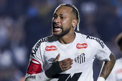 Neymarın aşpazı futbolçunu əmək müqaviləsini pozmaqda ittiham edir