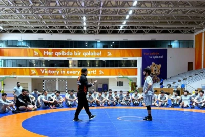 Güləşçilərimiz yeni qaydalarla bağlı seminarda iştirak ediblər