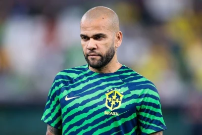 Dani Alveşin futbola qayıdışı və "San-Juan-de-Ver" klubu planları