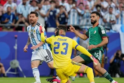Lionel Messi Argentina-Əlcəzair oyununda ilk qolu vurub