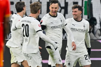 "Borussiya" (Münhenqladbax) "Auqsburq"u darmadağın etdi: 4-0