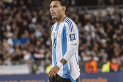 Dünya çempionu Paredes ölkəsinə qayıdır