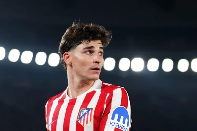 “Barselona” Xulian Alvaresin transferi uğrunda mübarizə aparmağa davam edir