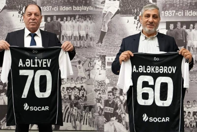 "Neftçi" veteran futbolçularını yubileyləri münasibətilə təbrik etdi
