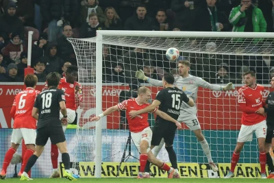 Bundesliqa: "Borussiya Mönhenqladbax" "Mayns" üzərində minimal qələbə qazanıb