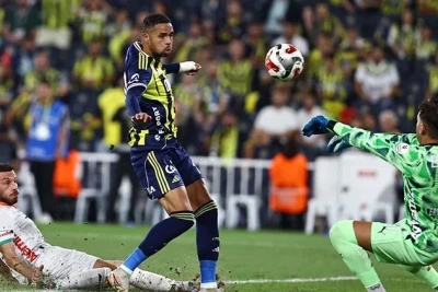 "Fənərbaxça" "Alanyaspor"la oyunda qələbəni son dəqiqələrdə əldən verdi - 2:2