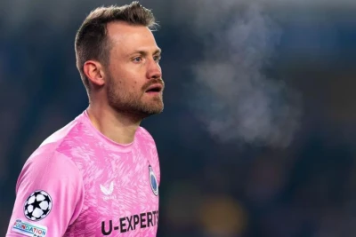 Simon Minyole karyerasını başa vurur