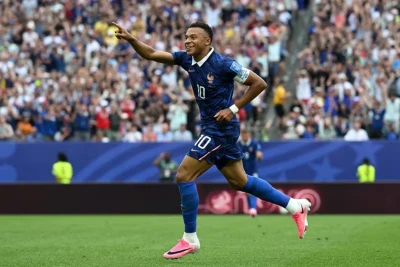 Kilian Mbappe Fransa-İsveç matçının ən yaxşı oyunçusu olub
