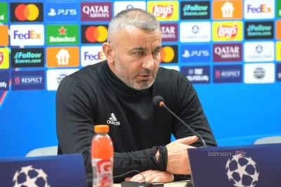 “Qarabağ”ın baş məşqçisi: “Fasilədə futbolçuları sakitləşdirməyə çalışdım”