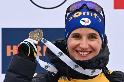 On dəfədən artıq dünya çempionu Julia Simon fırıldaqçılıqda ittiham olunur