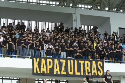“Kəpəz” stadionda pirotexniki vasitə istifadə edən azarkeşə xəbərdarlıq edib və cərimə kəsdi