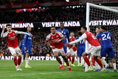 "Arsenal" "Çelsi"ni məğlub edərək liderliyini qorudu