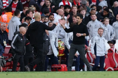 Arteta Qvardiolanı oyunçu kimi qəhrəmanı hesab edir