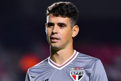 Oskar futbolçu karyerasını bitirdiyini açıqlayıb