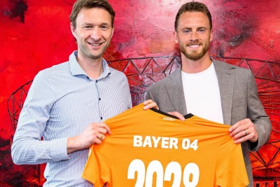 Mark Flekken "Bayer Leverkuzen"ə keçdi