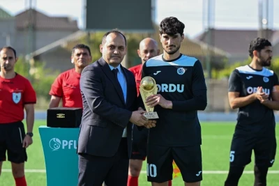 MOİK futbolçusu mükafatlandırılıb - FOTO