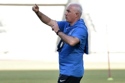 Arif Əsədov: "Futbolçuları itirmək olmaz"