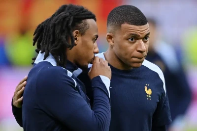"Barselona"lı Kunde Mbappe'nin liderlik keyfiyyətlərindən danışıb