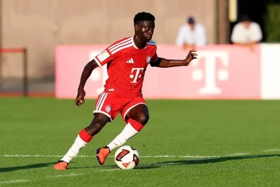 Bavariya 18 yaşlı seneqallı yarımmüdafiəçini transfer edib