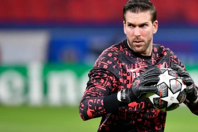 "Liverpul"un sabiq qapıçısı Adrian karyerasını bitirir